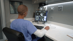 The Mobile MAGNETOM Aera offers the latest trendsetting applications such as Compressed Sensing Cardiac Cine, Simultaneous Multi-Slice, GOBrain, GOBrain+, GOKnee3D, and so much more.